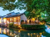 《周庄经典出装攻略》（打造时尚与传统相融合的独特风格）
