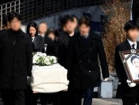 《永恒轮回》黑色幸存者伯尼斯技能详解（掌握这些技能，成为真正的黑暗幸存者）